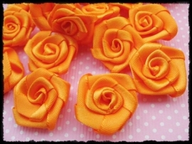 Satijnen rozen, oranje -  4 stuks - 2,5 cm.