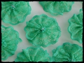 (md)  bloem van kant, jade groen (donker mint) - 3 stuks - 4 cm..