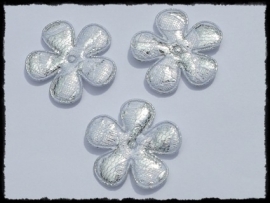 Satijnen bloemetjes, zilver met wit kant - 4 stuks - 35mm