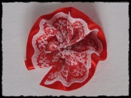 Rozet, satijn met kant - rood - 5 cm.