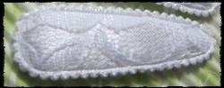 (gr) Haarkniphoesjes incl knipjes - wit met kant - 5,5 cm.