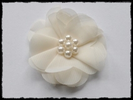 XL-bloem - chiffon met parels, creme - 6 cm.