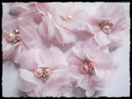 XL-bloem - chiffon met strass en parel, roze - 5 cm.