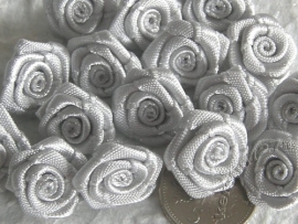 Zilvergrijs roosje - 10 stuks - 1,5 cm