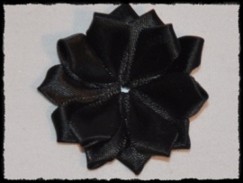 Satijnlint rozet, zwart - 5 cm.