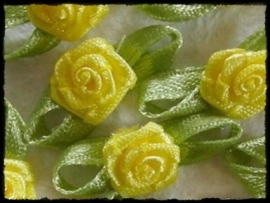 Roosje met blad klein, geel - 10 stuks