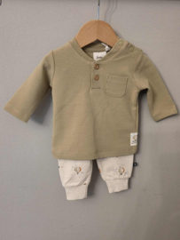 42. Setje Feetje (longsleeve+broek)