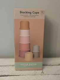 830/831/832 Stacking cups Little Dutch