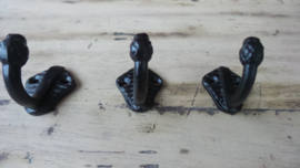 Oak hook small - Kleine zwarte kapstokhaak gietijzer