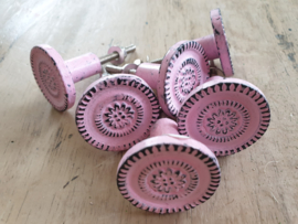 Roze metal meubelknop