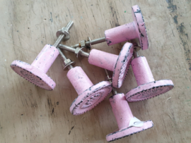 Roze metal meubelknop