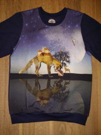 3597  -  Sweater met vos, poes, konijn en eekhoorn