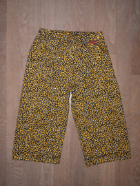 16004 - Wijdvallende broek oker gele panter print