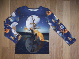 3572 - Longsleeve met vos met diertjes in de boom