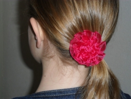 7030 - Haarspeld fuchsia kleurige roos