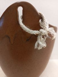 Mobach hangpot in bruin keramiek / Mobach hanging planter in brown ceramics