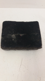 Zwarte asbak rood gevlamde binnenkant / Black ashtray glaced red inside