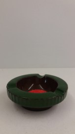 Set asbakken met rode binnenkant / set ashtrays with red inside
