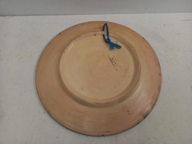 Wandbord met 2 mannen die muziek maken 27 cm. / Wall plate with 2 men making music 27 cm.