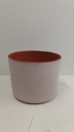 Witte bloempot in nummer 2119 / White planter in number  2119
