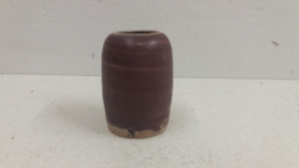 J vaasje in grijs rood 4.5 cm. / Little J vase in gray and red