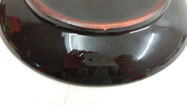 Grote schaal rood gevlamd 27.5 cm. / Large bowl flamed red 10.8 inch