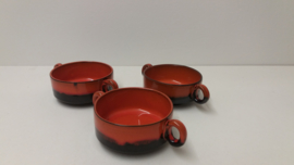 Bruine soepkommen met oranje  /  Brown soup bowls with orange