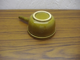 Sauskommetje met steeltje bruin groen / Sauce bowl with a handle brown green