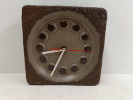 Mooie bruine wandklok keramiek / Beautiful brown wall clock ceramics