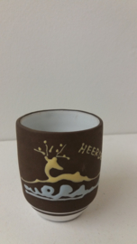 Mooi vaasje met een geel hertje / Nice little vase with a yellow dear
