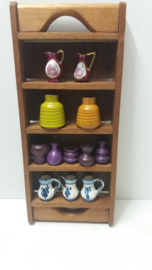 Kannetjes in wit met delfts blauw / Jugs in white with delft blue