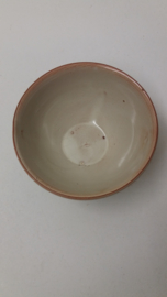 Mooi schaaltje gemerkt H v D en 393-2 / Nice bowl marked H v D and 393-2