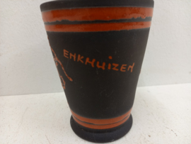 Mooi vaasje met een rood Enkhuizen / Nice vase with a red Enkhuizen