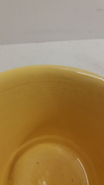 Gele bloempot in nummer 2117 / Yellow planter in number 2117