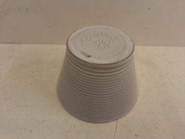 Mooie bloempot van West-Raven nr. 262 / Nice planter by West-Raven nr. 262