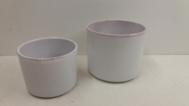 Witte bloempot in nummer 2119 / White planter in number  2119