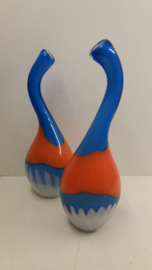Grote glazen fles oranje en blauw / Large glass botlle orange and blue