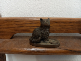 Bruin poesje brons 3 cm.  Schotland/ Little brown cat bronze 1.18 inch. Scotland