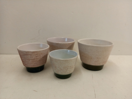 Bloempotten grove structuur groen nr. 2117 4x / Planters with coarse relief  nr. 2117 4x
