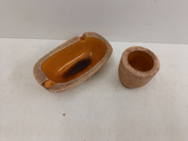Ravelli oker asbak en sigaretten houder   / Ravelli ocher ashtray and sigaret holder