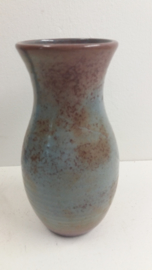 Mooie grote vaas in diverse kleuen van DOK / Nice large vase colored by DOK.