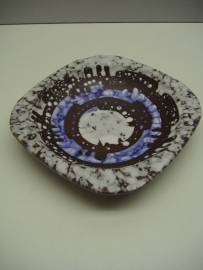 Asbak bruin met blauw witte wolkjes / Ashtray brown with blue white cloudes