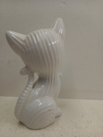 Mooi keramiek wit poesje 19 cm. / Beautiful ceramic white cat 7.48 inch.
