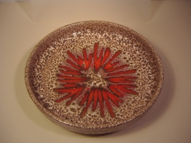 Scheurich Germany bord in grijs lava met rode zigzag 26 cm.