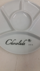 Chocolade bordjes in wit 19 cm. / Chocolat plate in white 7.5 inch.