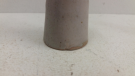 J vaasje in grijs 6.5 cm. / Little J vase in gray 2.55 inch