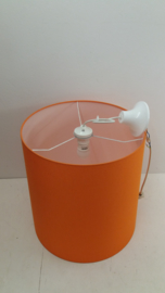 Oranje lamp met stoffen kap / Orange lamp with fabric shade