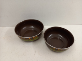 Bruine schalen met bloemdecor van Brabantia / 2 brown bowls with floral decor from Brabantia