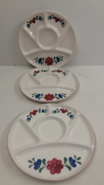 Fondue bord met bloemdecor 23 cm. / Fondue plate with flower decor 9.1 inch.