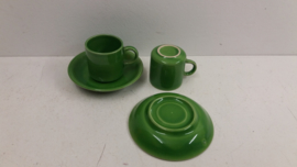 Kop en schotel in groen keramiek / Cup and Saucer in green ceramics